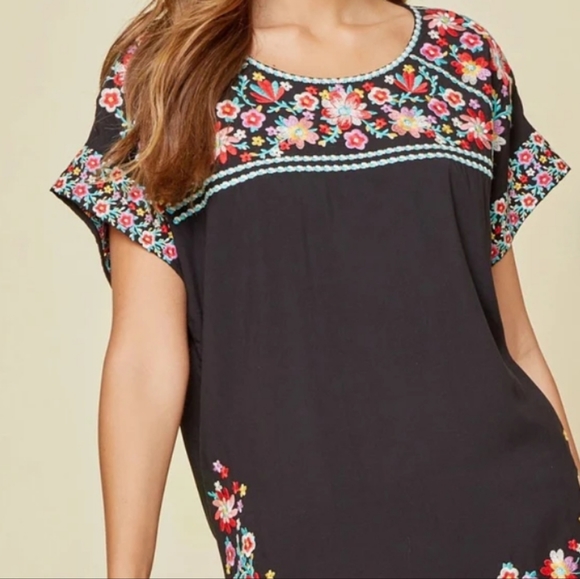 Savanna Jane Tops - VINTAGE Embroidered Savanna Jane Short Sleeve Size L Black BOHO